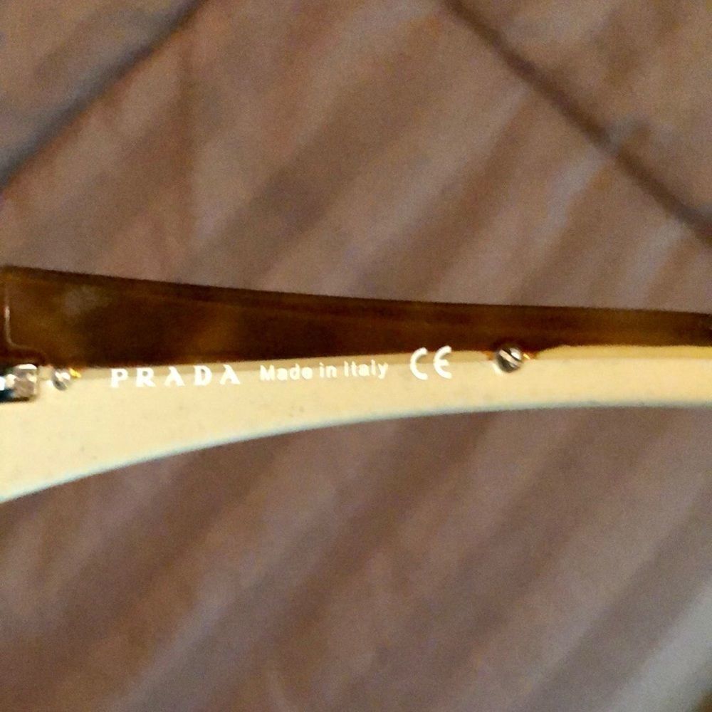 Prada sunshades - Picture 8 of 12
